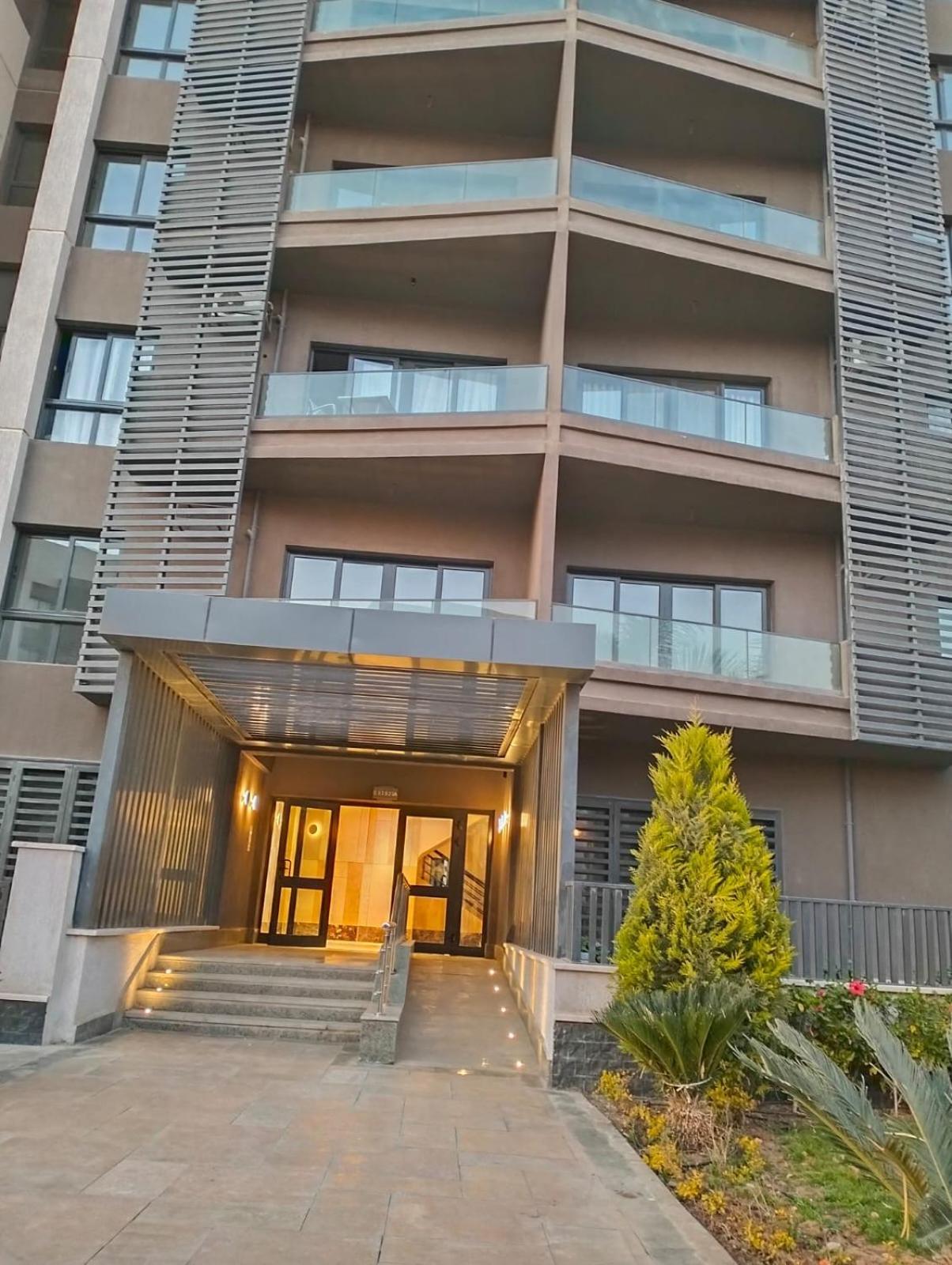 Rentalita Privado 93-23 Cairo